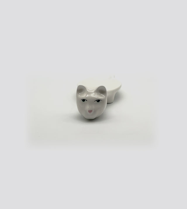 gatto white still life